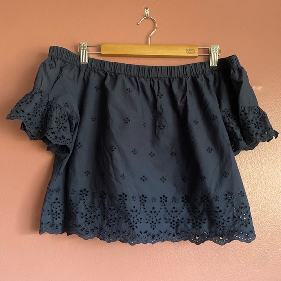 Madewell Tops - Madewell off the shoulder eyelet top L